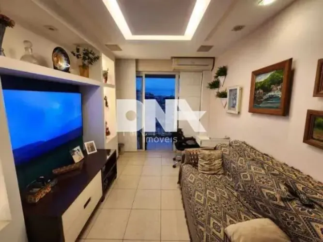 Apartamento - / Residencial / Catete
