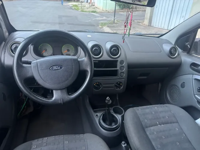 Ford Fiesta Street/ Action 1.0 8V 5P 2003