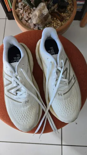 Tênis New Balance Branco - Conforto e Estilo!