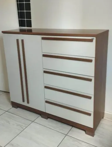 Cômoda Espaçosa 2 Portas 5 Gavetas (NOVO) Entrega Grátis!