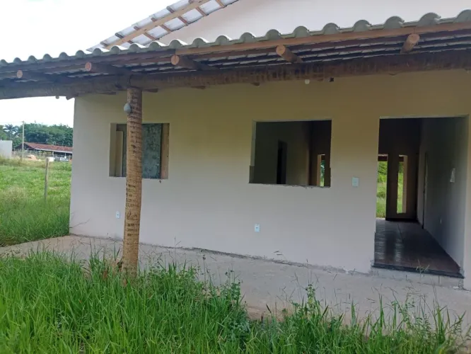 Casa em área de sítio