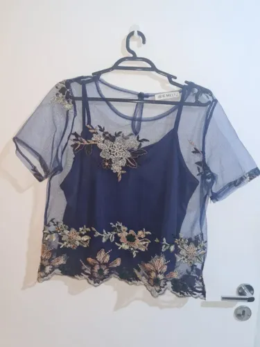 blusa azul escuro tam. p em tule