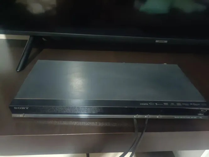 Aparelho blu Ray Sony com acervo de 536 filmes