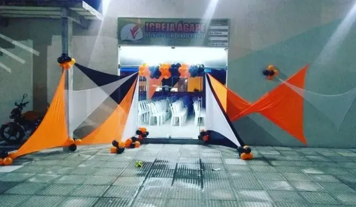 Decoração de balões e tecidos 