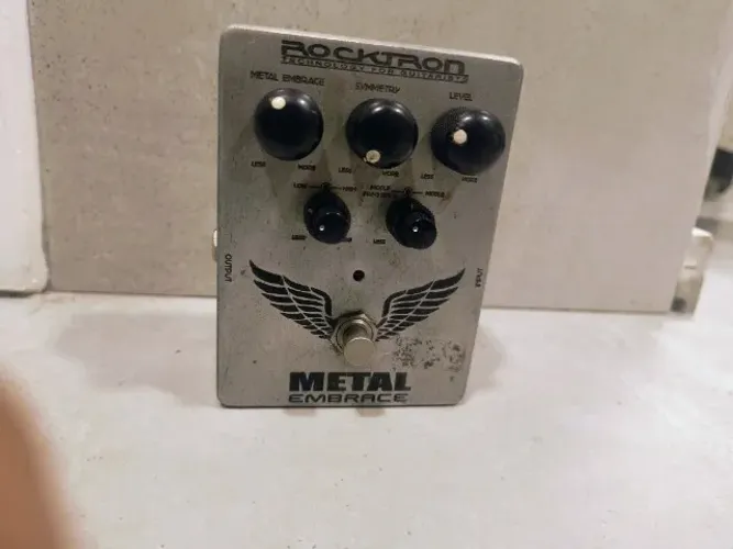 pedal rocktron embrace metal