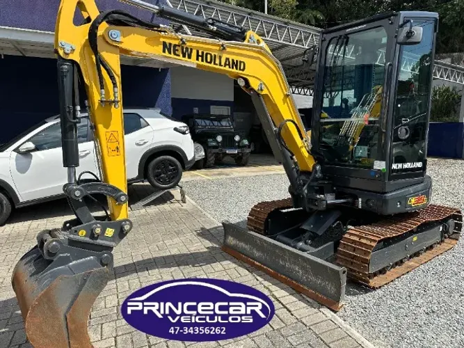 New Holland - Mini Escavadeira E35D - 2024