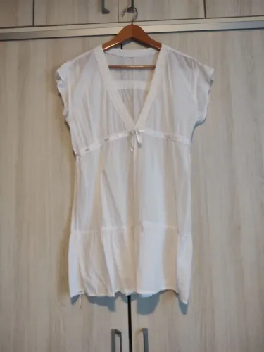 Saída de praia em algodão leve para o verão