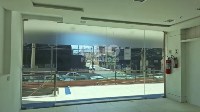 Loja no Interatlântico Residence