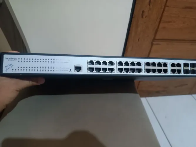 Switch Intelbras SG 2404 MR L2+ (usado)