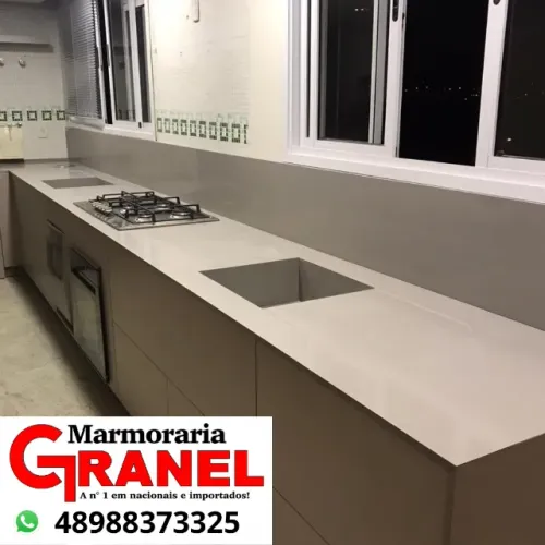 Cozinha de Granito Quartzo kenso 1300.00 m²
