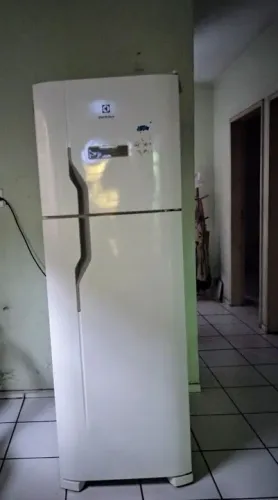 Geladeira Eletrolux Frost Free Duplex 371 litros 