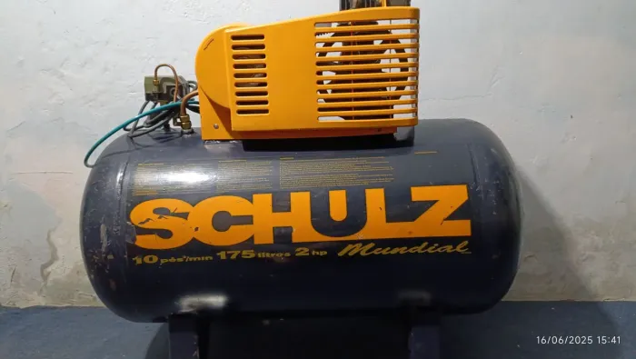 Compressor de Ar Schulz 175 Litros - Ideal para diversas tarefas!