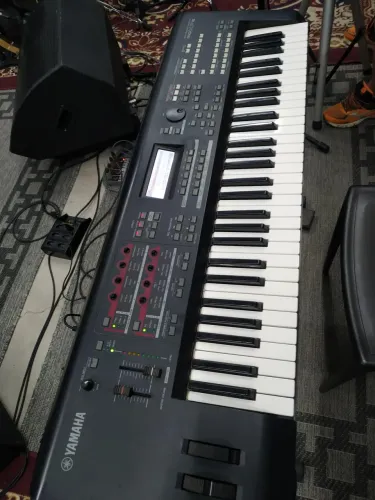 Teclado Yamaha moxf6 