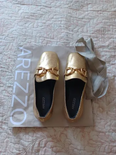 Sapato Novo Marca AREZZO nº 34 - Valor R$ 105 Reais