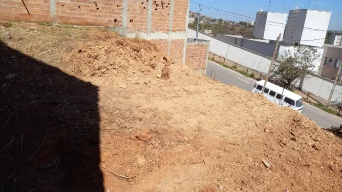 Meio Lote Liberdade Santa Luzia