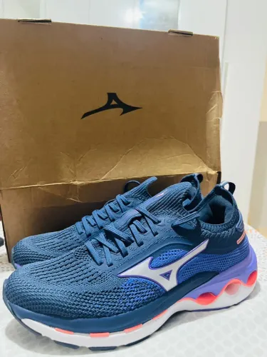 VENDO TÊNIS NUNCA USADO MIZUNO