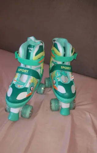 Patins 4 rodas infantil com led