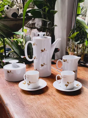 conjunto de chá e café louça p 4 pessoas porcelanas bule açucareiro Leiteira xícara pires
