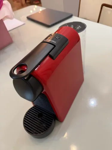Nespresso Essenza Mini Cafeteira