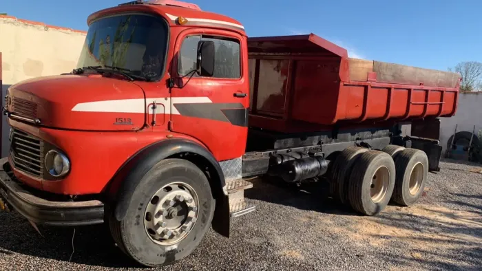 Vendo caminhão basculante 