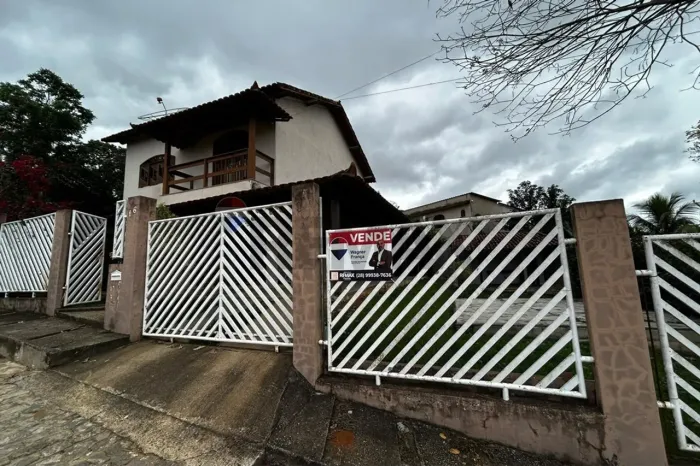 CASA À VENDA NO CENTRO DE SÃO JOSÉ DO CALÇADO/ES