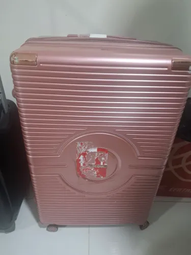 Vendo mala novinha 360? grande.