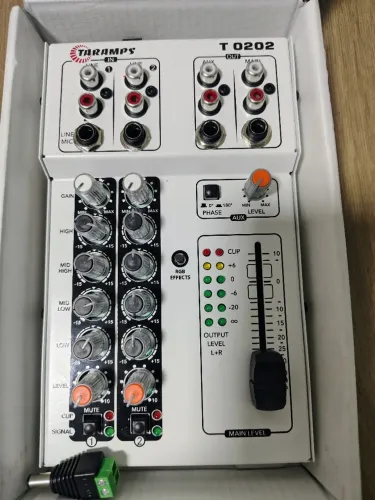 Mesa de som Taramps T0202