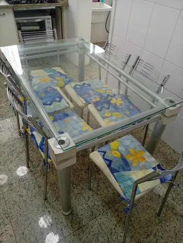 Mesa de jantar de vidro c 6 cadeiras inox