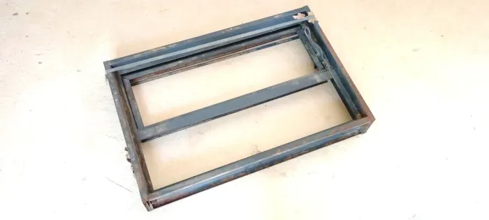 Janela basculante metal 60x40cm