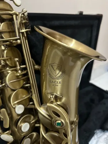 Sax alto Eagle SA 500 VG + Boquilha Ever-Ton Strenght Gold 7