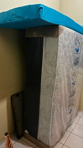 Cama box nunca usada 