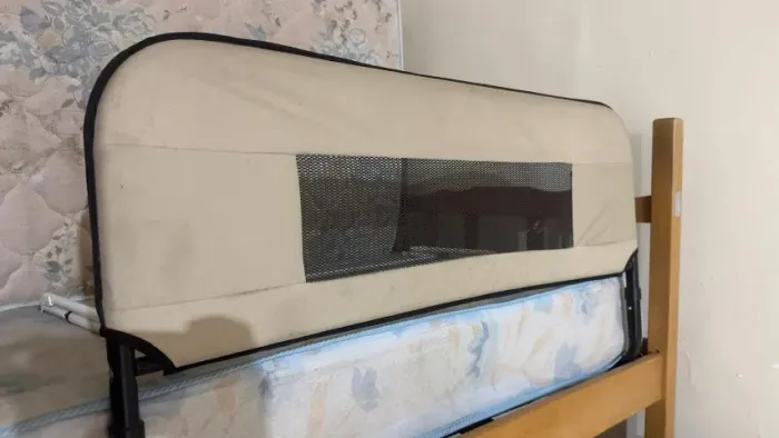 Grade de proteção para cama