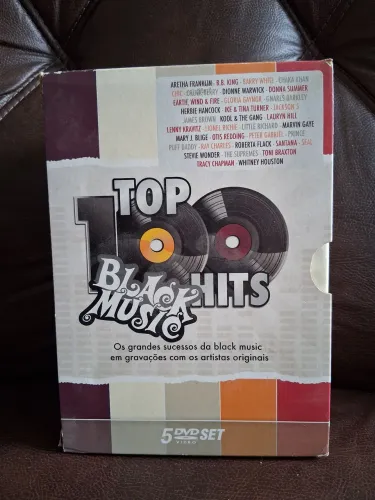 Vendo 5 DVD top 100 BLACK MUSIC pra quem curti uma boa música. 