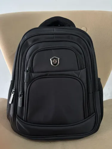 Vendo mochila nova.