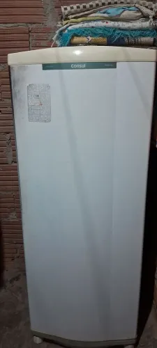 geladeira por 250 reais ,aceito proposta.