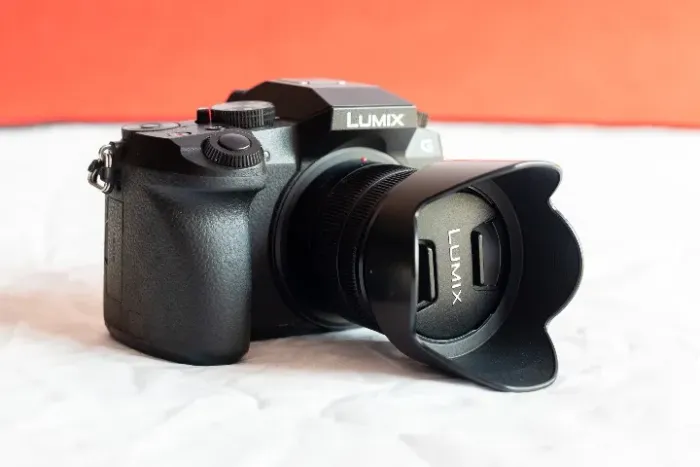 Câmera Panasonic Lumix G7 + Lente 14-42mm