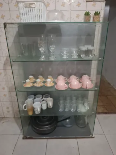 Estante de vidro