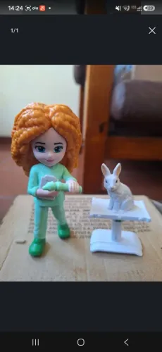 Mundo da veterinária, Kinder Ovo - morena e ruiva