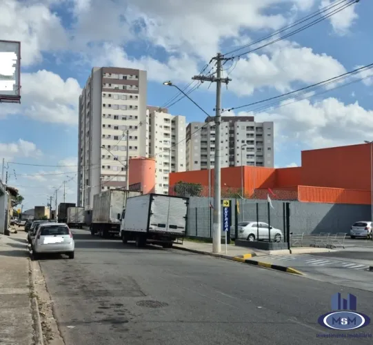 Salão Comercial à Venda em Hortolândia-SP, Bairro Parque Gabriel - 1 Sala, 232,37m² de Áre