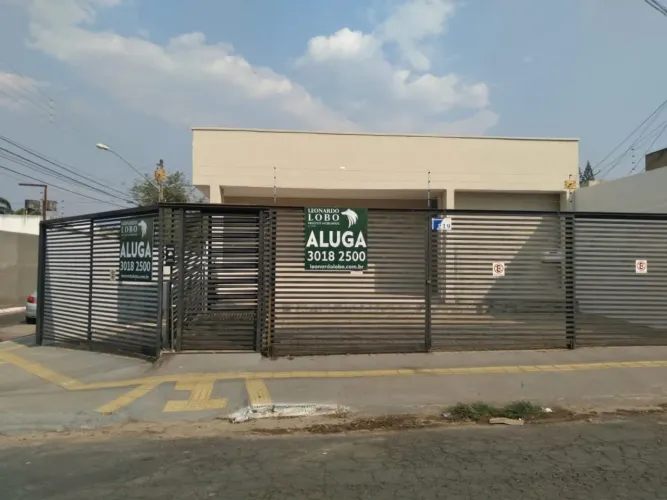 Imóvel Comercial e Residencial - Casa Comercial e 3 Apartamentos - Setor Sul