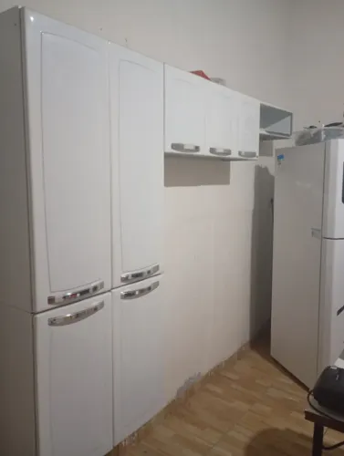 Armário de parede Itatiaia na cor branco bom estado de conservação valor R$ 450.00. Olinda