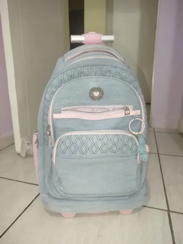 Mochila usada nova