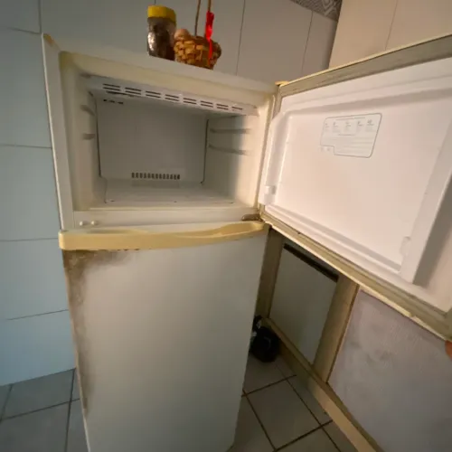 Vendo geladeira cônsul funcionando perfeitamente