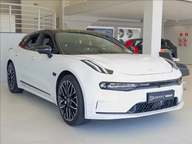 Zeekr 001 Flagship Flagship (elétrico) 2025