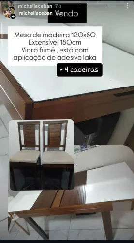 Mesa extensível com 4 cadeiras