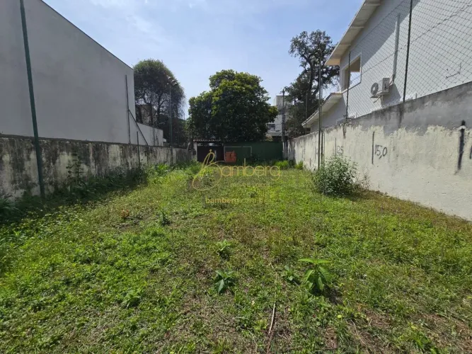 Morumbi, Jardim Leonor, terreno plano em rua fechada, 332 metros quadrados.Confira!!!