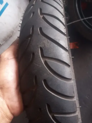 Pneu 90/90. Aro 14