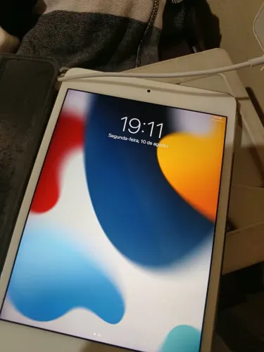 Ipad mini 4( peças ou reparo)