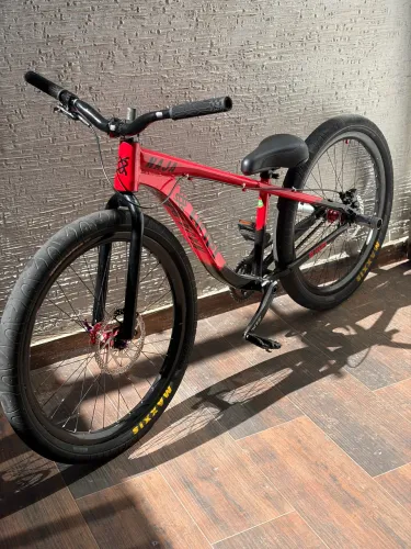 Vendo bike hupi naja sem a suspensão a bike vai de garfo Brutus