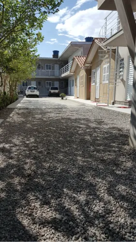 Aluga-se Kitnet Mobiliada - Tudo Incluso - Com Garagem - Bairro Dehon - Tubarão SC